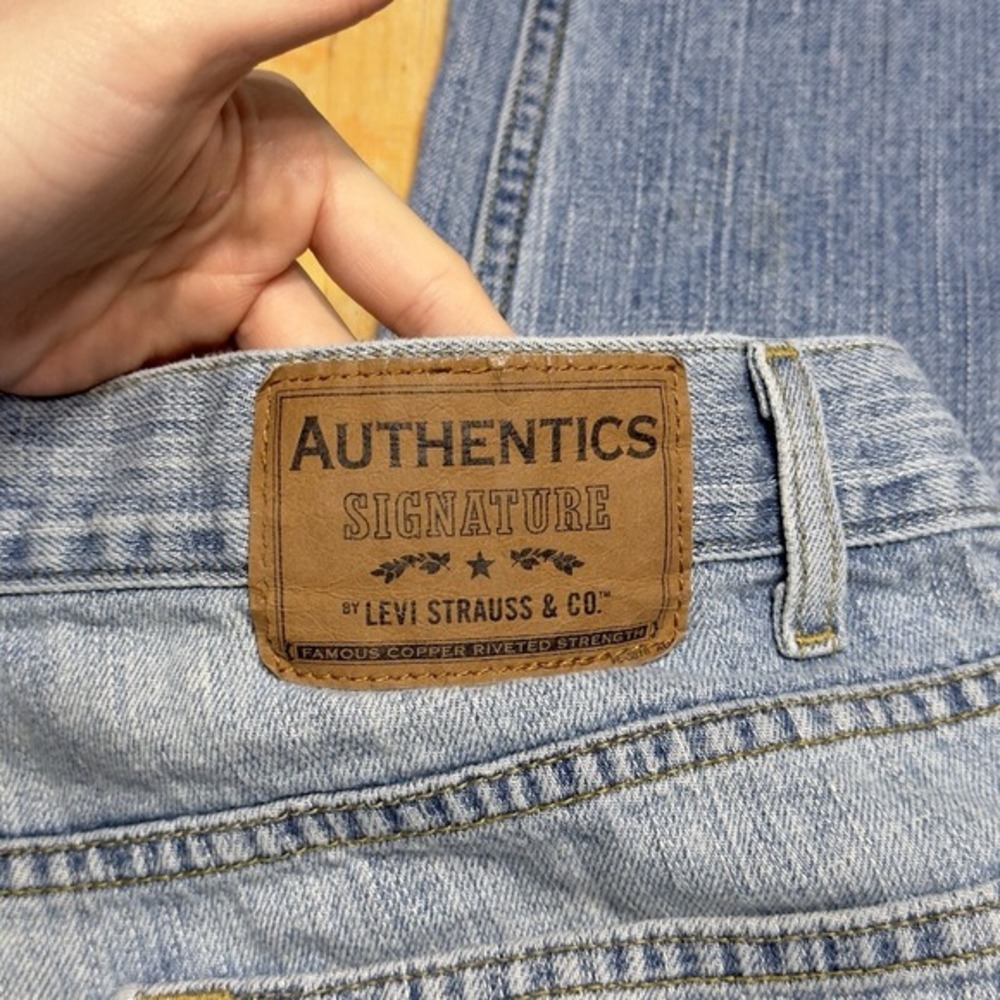 Levis Authentics Signature Mens Jeans Blue Denim Relaxed Fit 36x32 *34x31.5 Fit* - Picture 5 of 13
